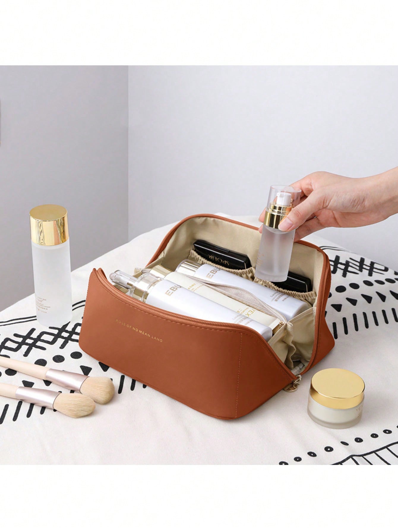 Light Luxury High-End Makeup B - Luxury High End Skincare recension och pris